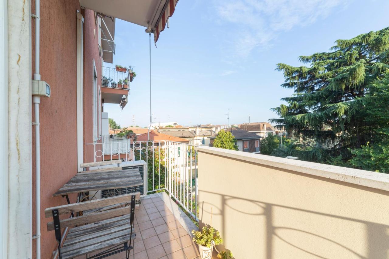 Precotto Comfortable Flat With Balcony Lejlighed Milano Eksteriør billede